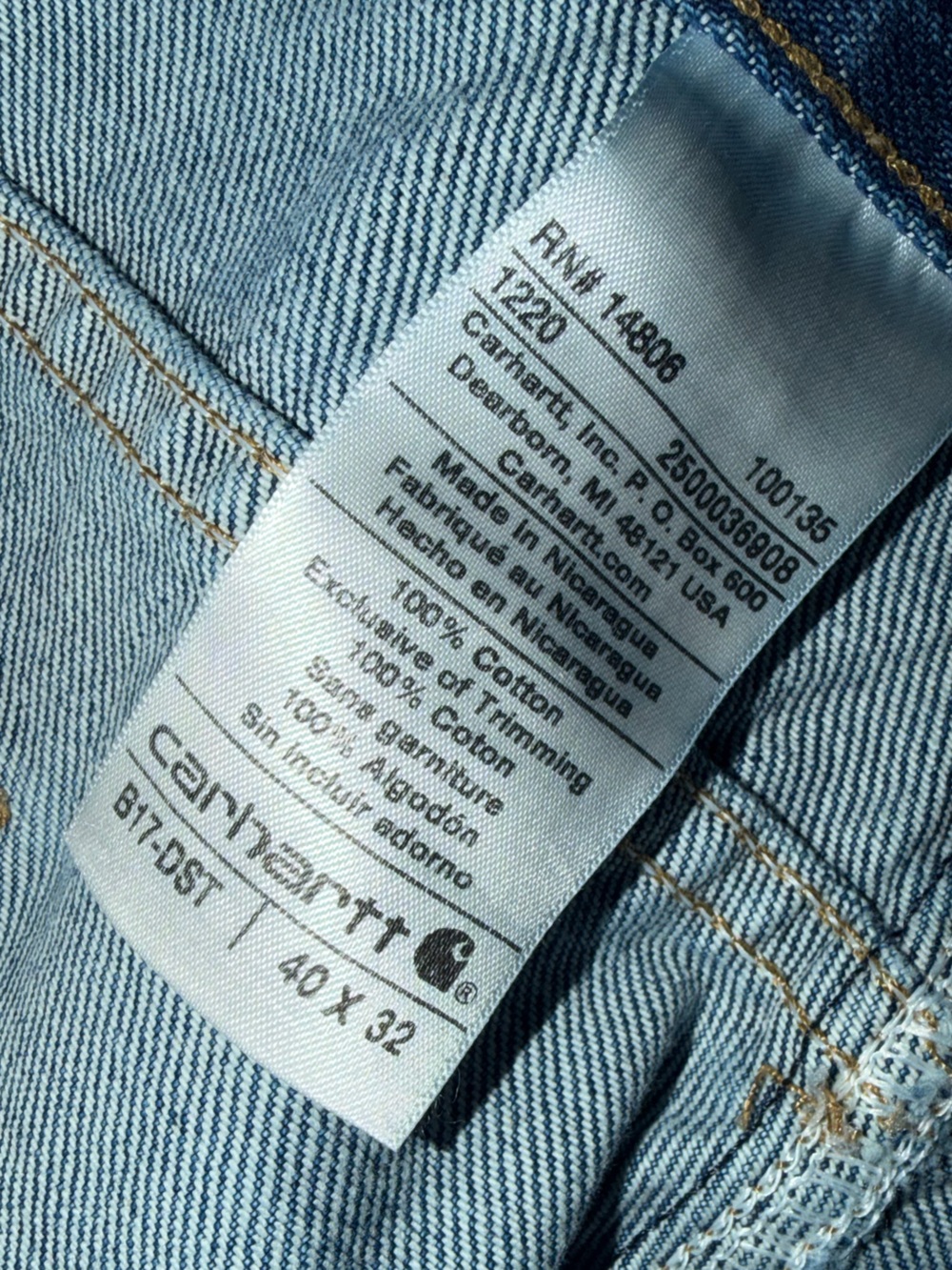 NWT Men’s Carhartt 40x32 Relaxed Fit Tapered Leg Jeans Workwear Outdoorsman - Picture 4 of 6